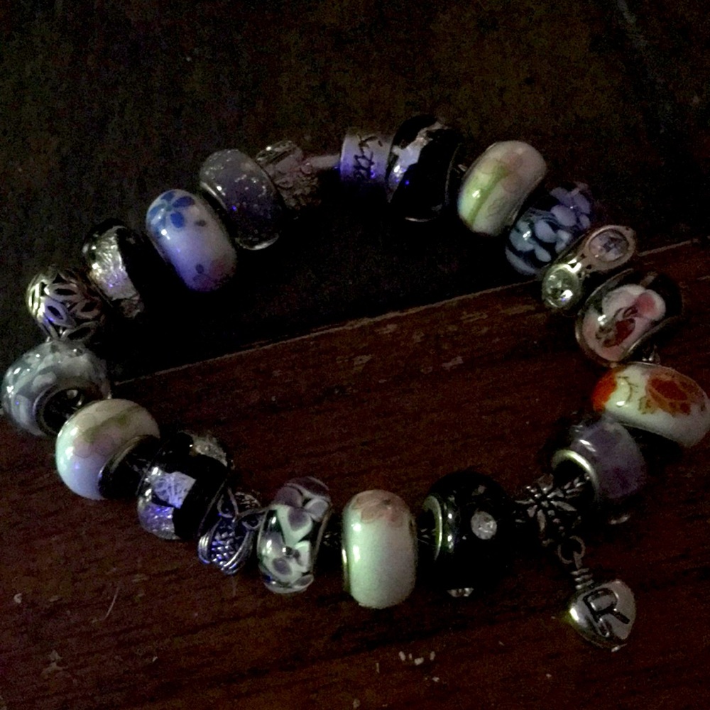 Sterling silver bracelet glass beads with silver threads